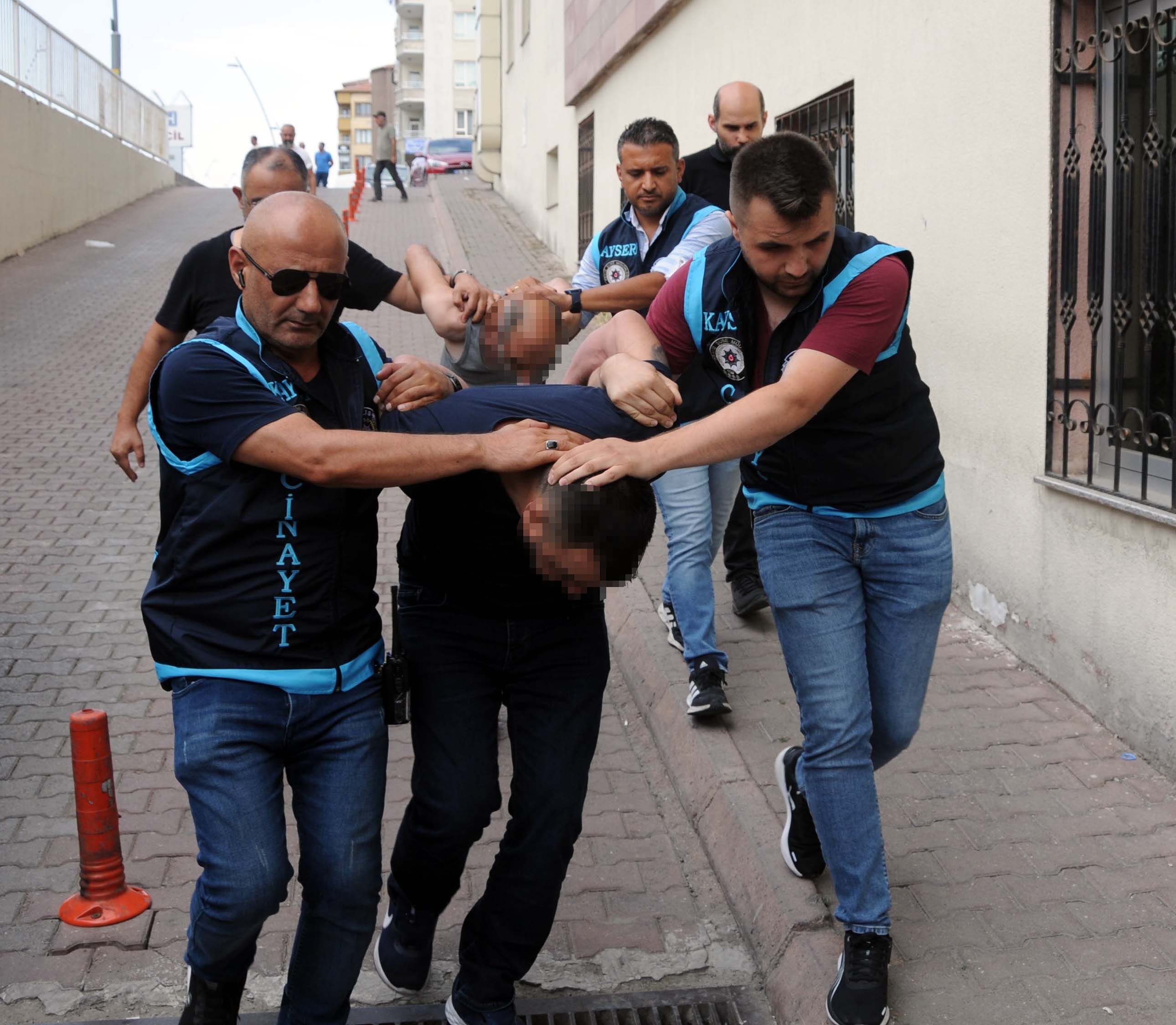 K A V G A Y A M U D A H A L E E D E N P O L I S I N S E H I T O L D U 1222390 363453