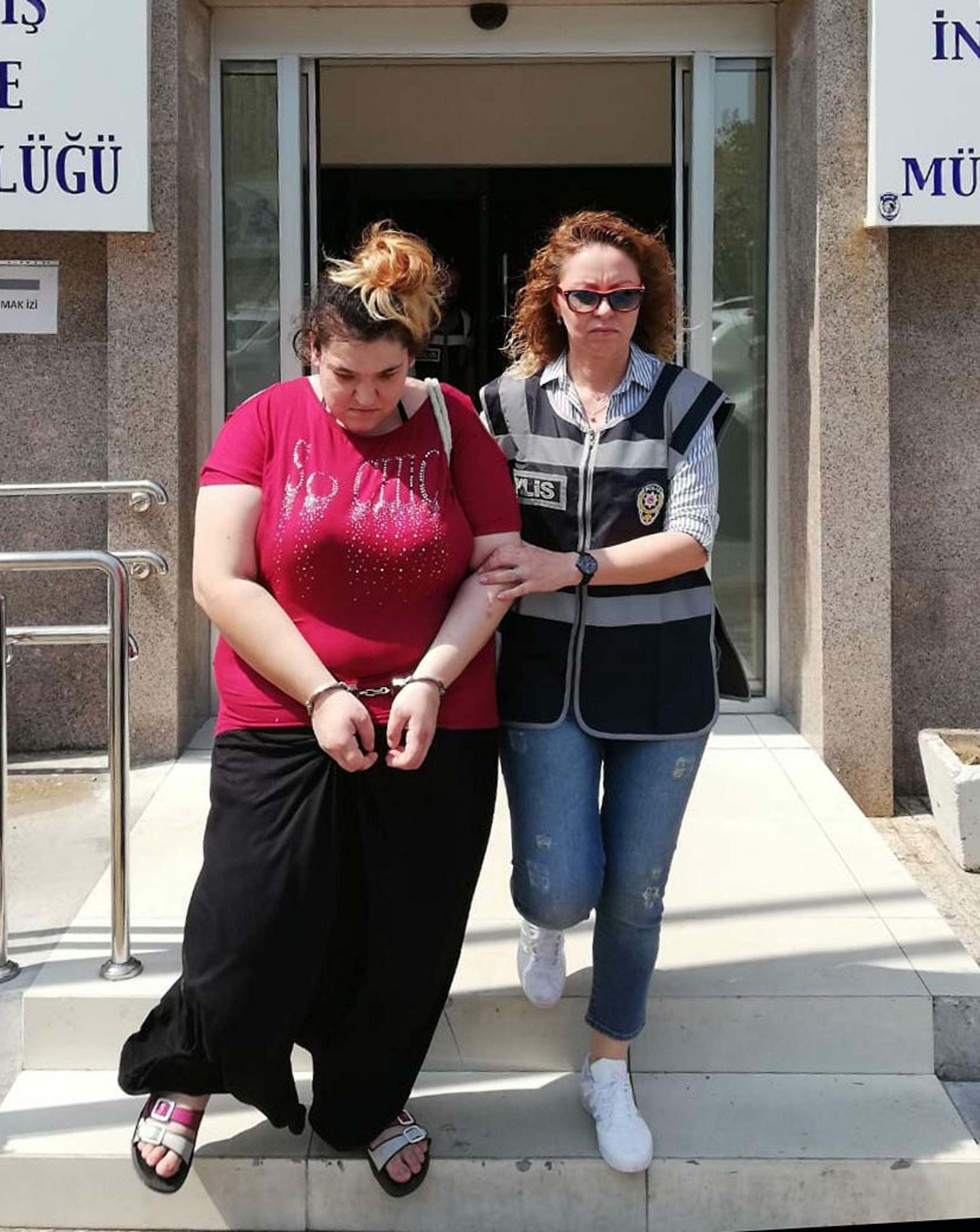 K U C U K E Y M E N I N A N N E S I V E E R K E K A R K A D A S I N 1205521 358469