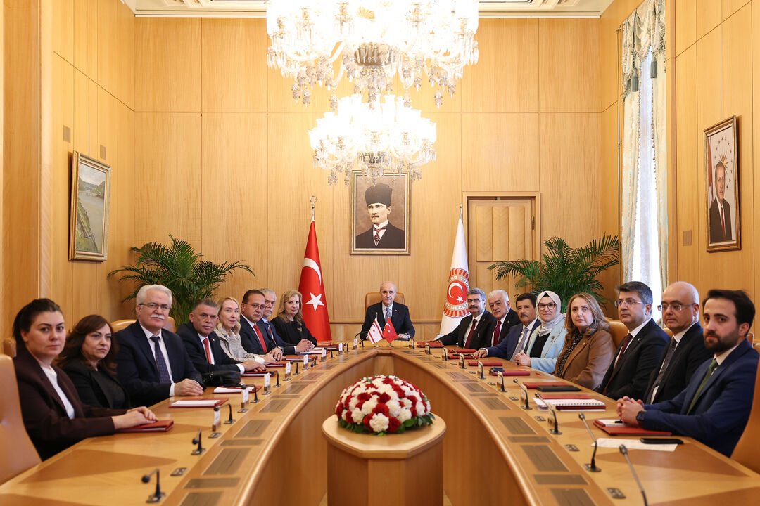 K U R T U L M U S K K T C T U R K I Y E P A R L A M E N T O L A R A R 1207666 359129