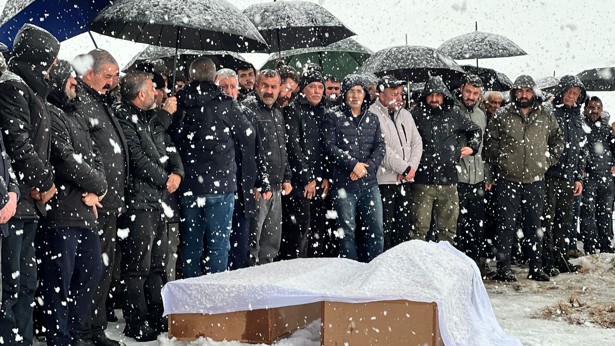 Kazada Olen Anne Baba Ve 6 Aylik Bebekl 1214185 361057 (1)