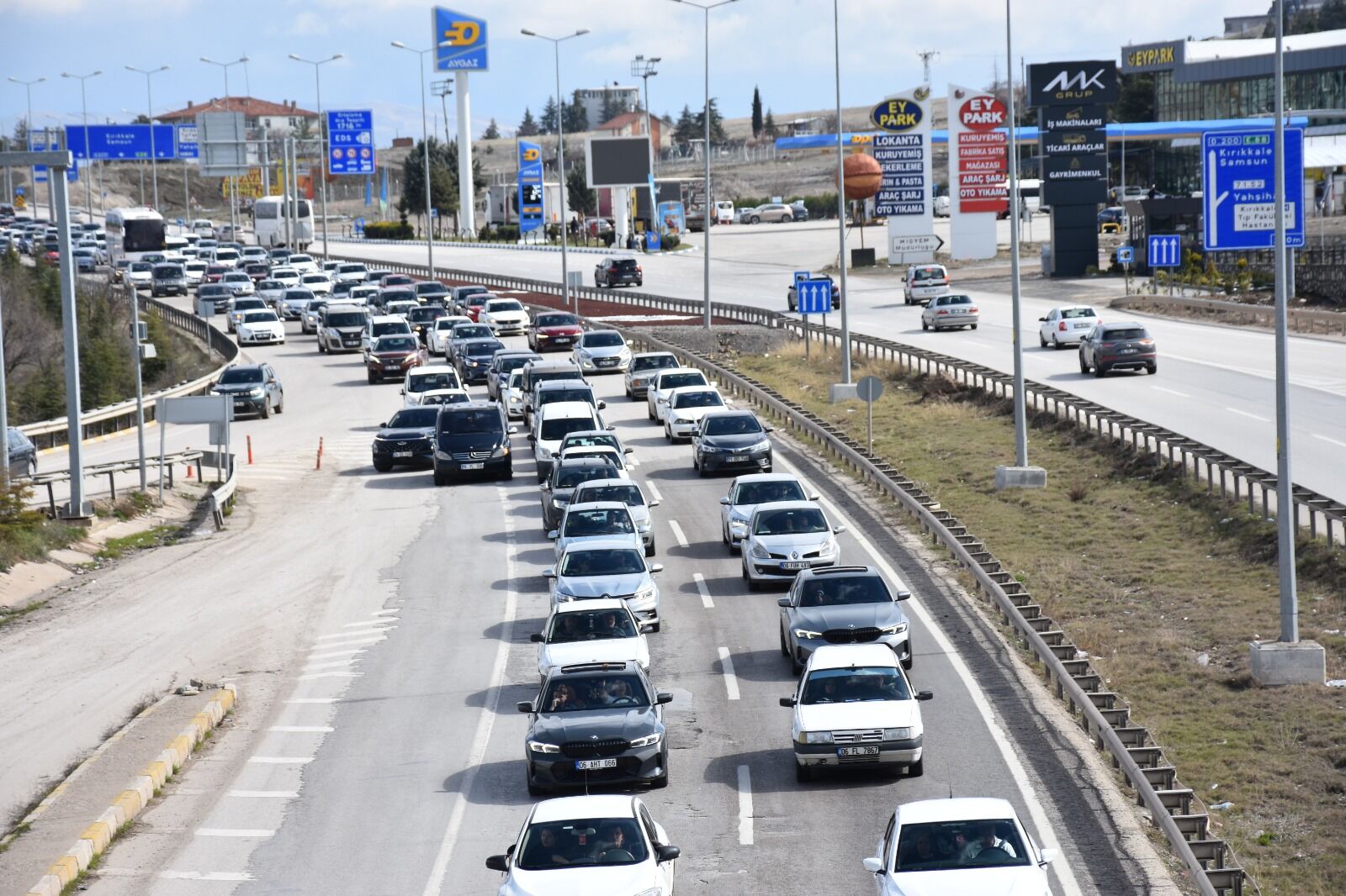 Kırıkkale’de Kilit Kavşakta Bayram Dönüşü Yoğunluğu