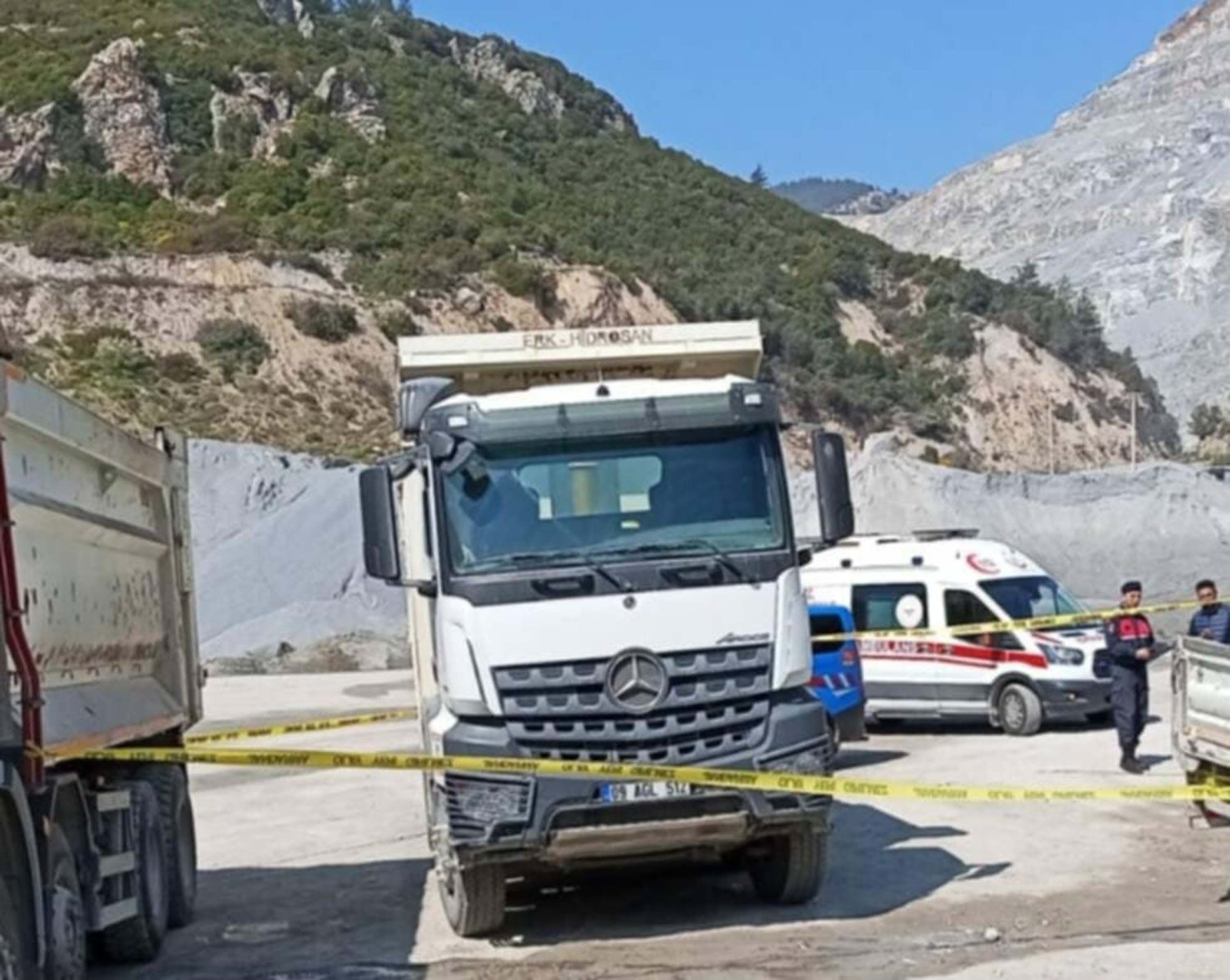 M A D E N O C A G I S A N T I Y E S I N D E T I R I N C A R P T I G I 1215565 361453