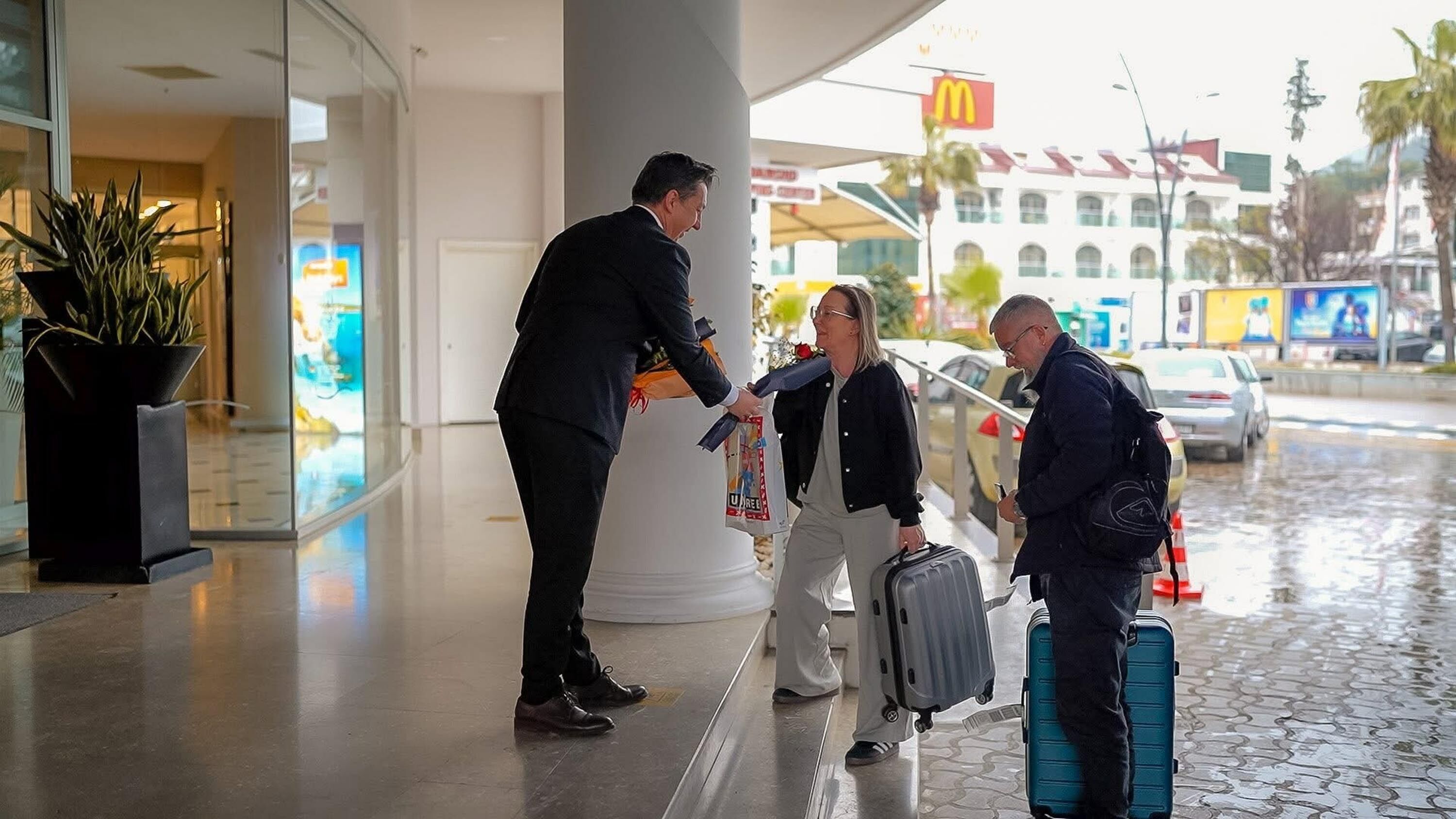 M A R M A R I S T E T U R I S T L E R C I C E K L E R L E K A R S I L A 1225940 364540