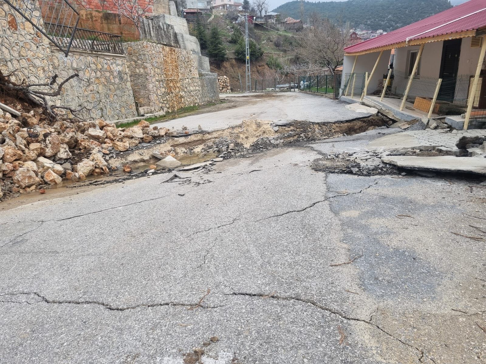 M E R S I N D E H E Y E L A N N E D E N I Y L E B A Z I E V L E R Z 1233992 366987