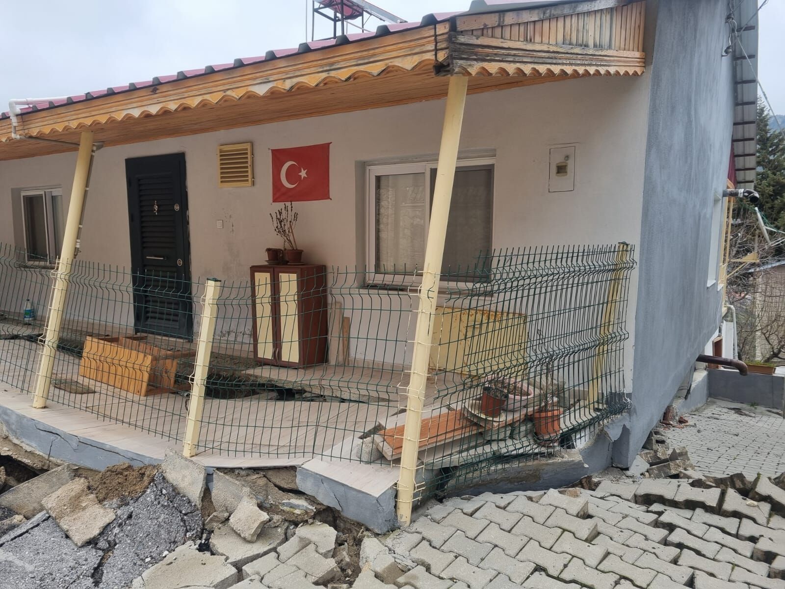 M E R S I N D E H E Y E L A N N E D E N I Y L E B A Z I E V L E R Z 1233993 366987