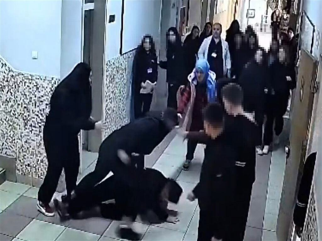 M I L L I H A L T E R C I D E N K I Z K A R D E S I N E A K R A N Z 1204311 358072