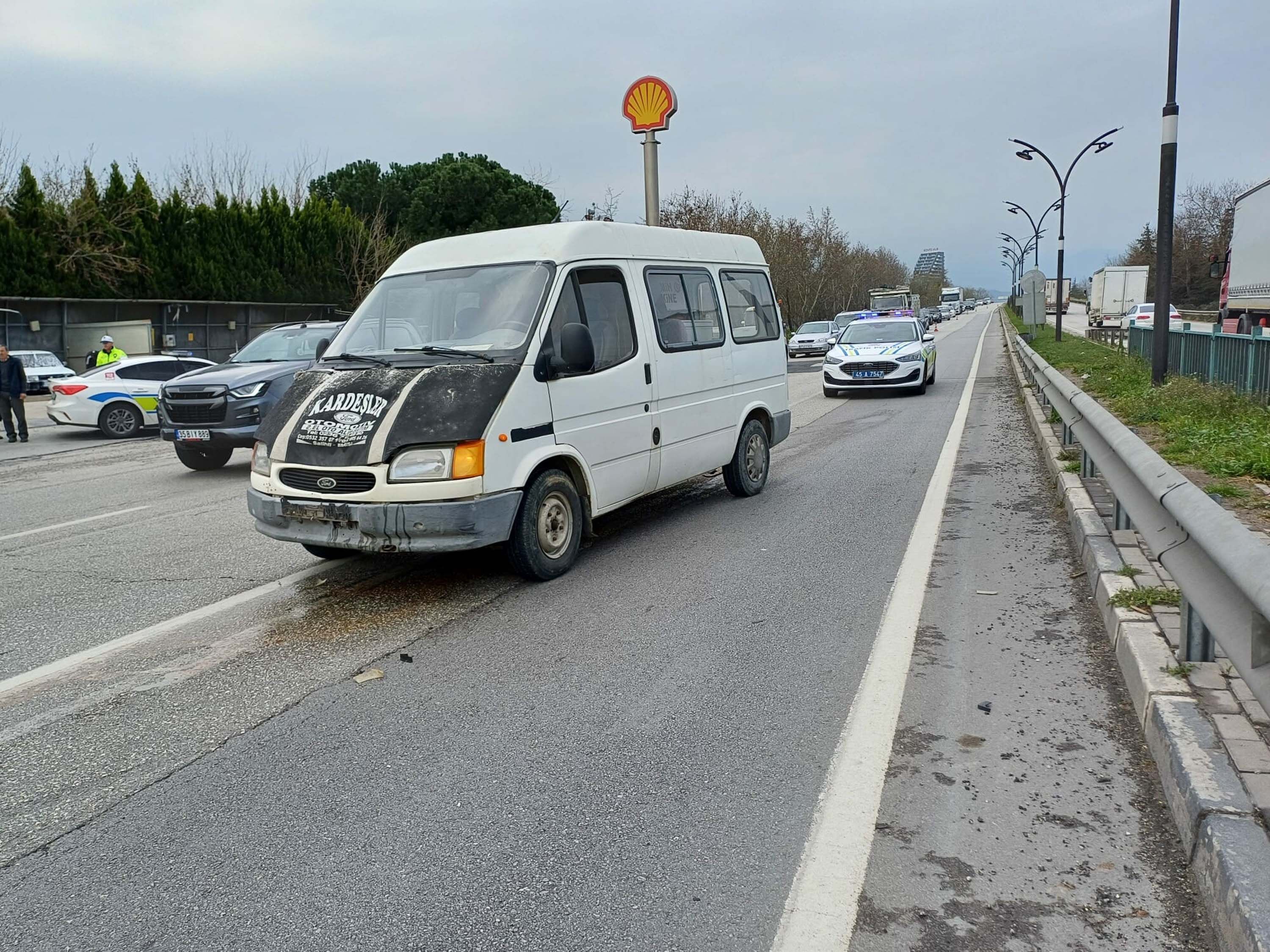 M I N I B U S U N C A R P T I G I Y A Y A Y A R A L A N D I K A Z A 1229072 365575