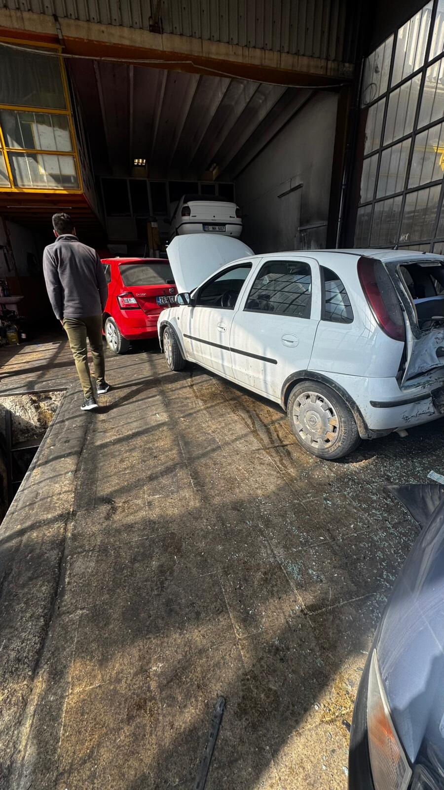 O T O M O B I L A R A C A C A R P T I T A M I R H A N E Y E D A L D 1204221 358050