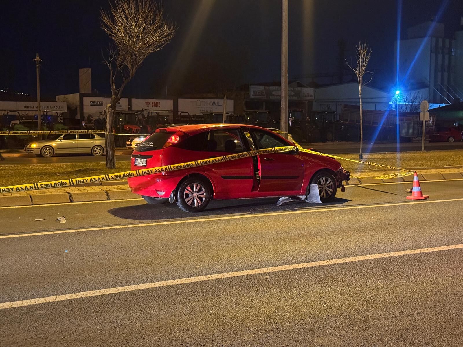 O T O M O B I L I N C A R P T I G I Y A Y A O L D U 1196414 355750