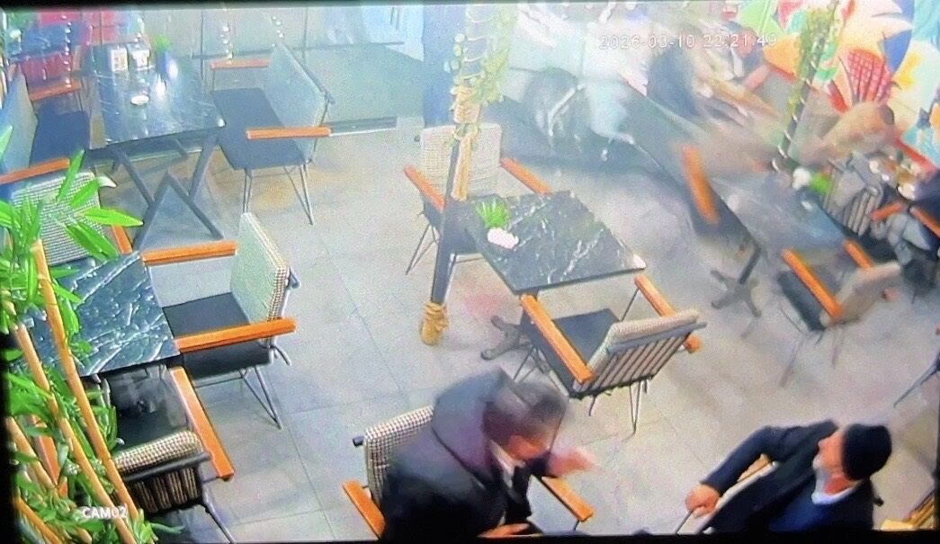 O T O M O B I L I N K A F E Y E G I R D I G I K A Z A K A M E R A D A 1206388 358728