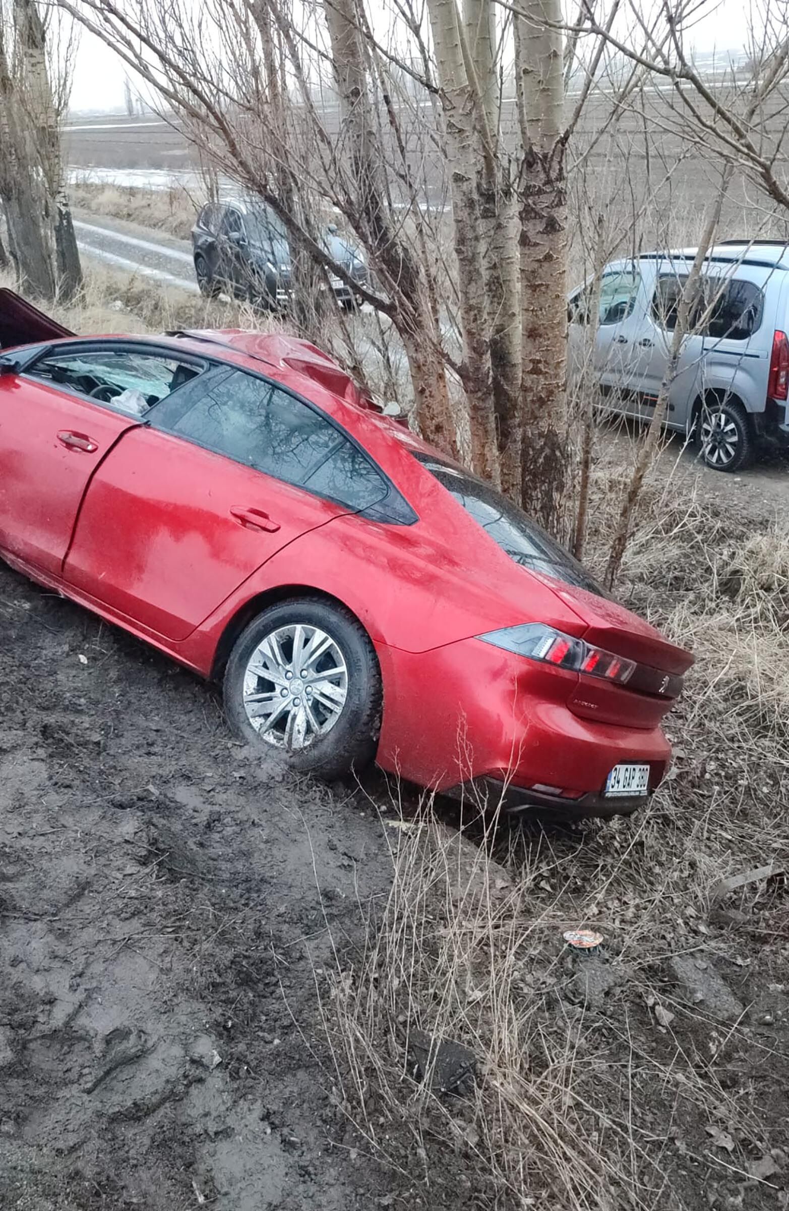 O T O M O B I L S A R A M P O L E U C T U 2 O L U 5 Y A R A L 1224723 364160