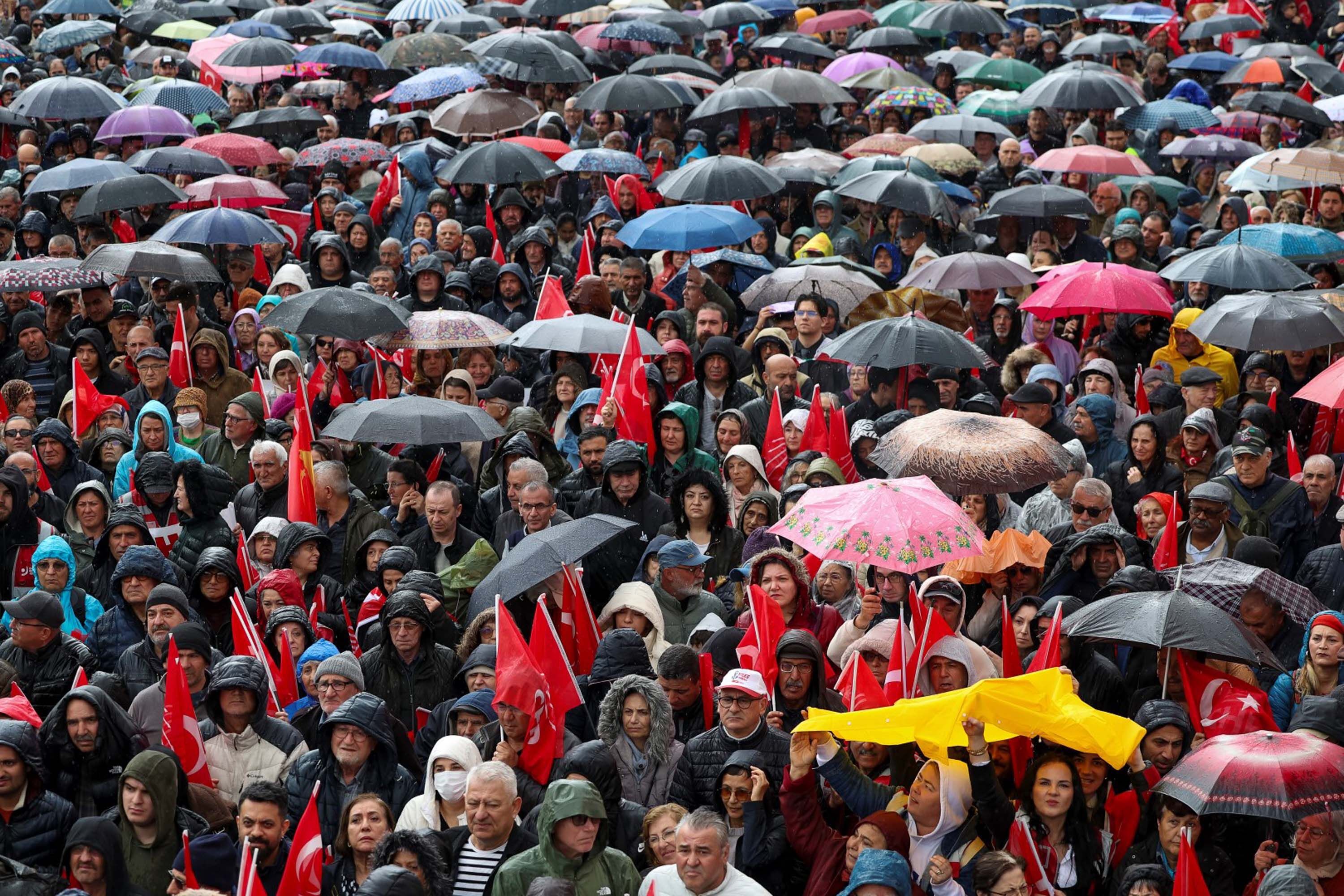 O Z G U R O Z E L B U R E Z I L L I G I Y A P A C A K B I R A L A 1233719 366916