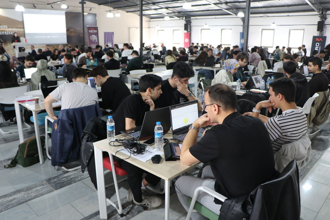 S A M S U N D A T U A T A R A F I N D A N Y A P I L A N A S T R O H 1233442 366828