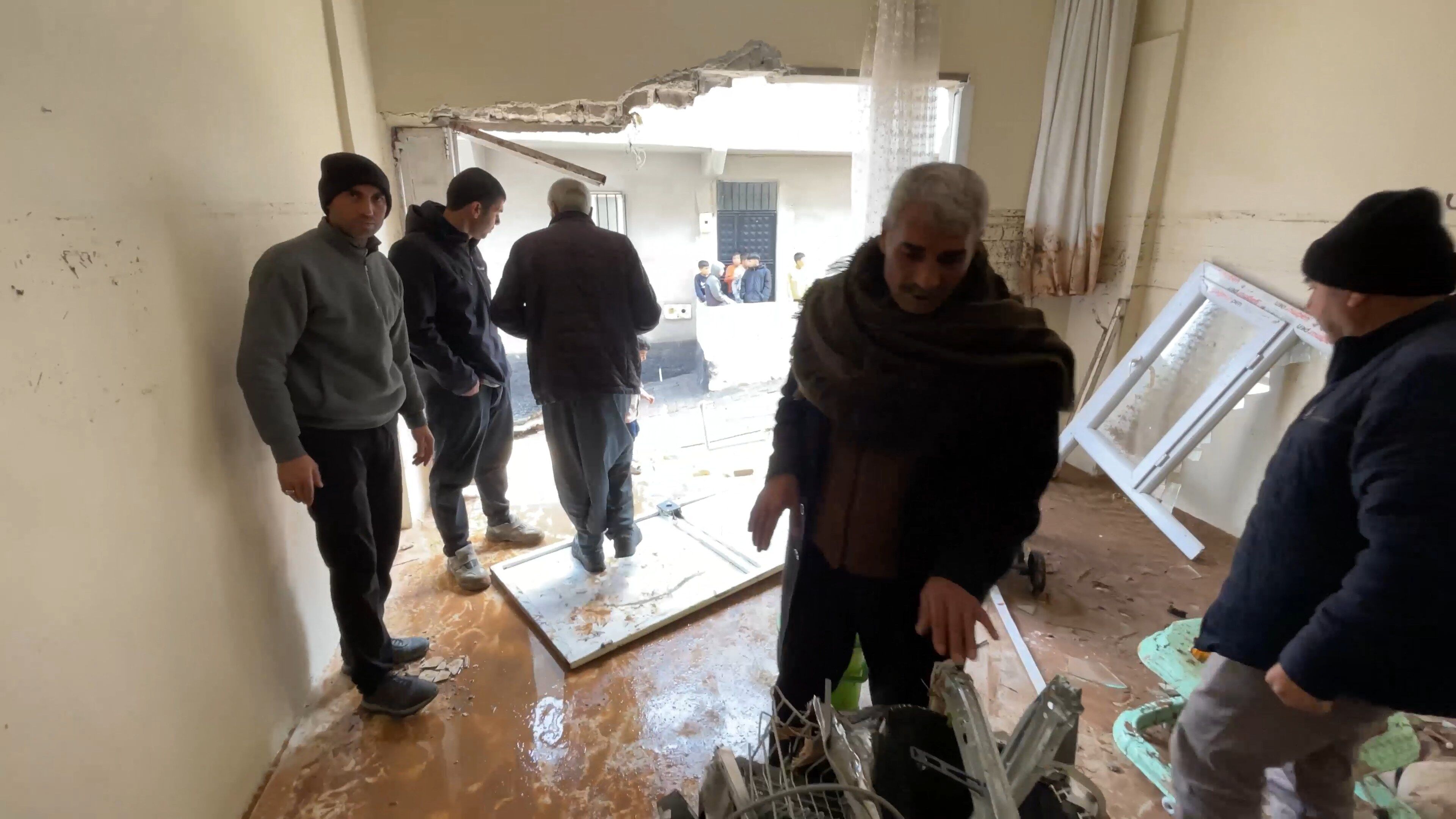 S A N L I U R F A’ D A S E L I N V U R D U G U E V D E K I K I R A C I 1225388 364355