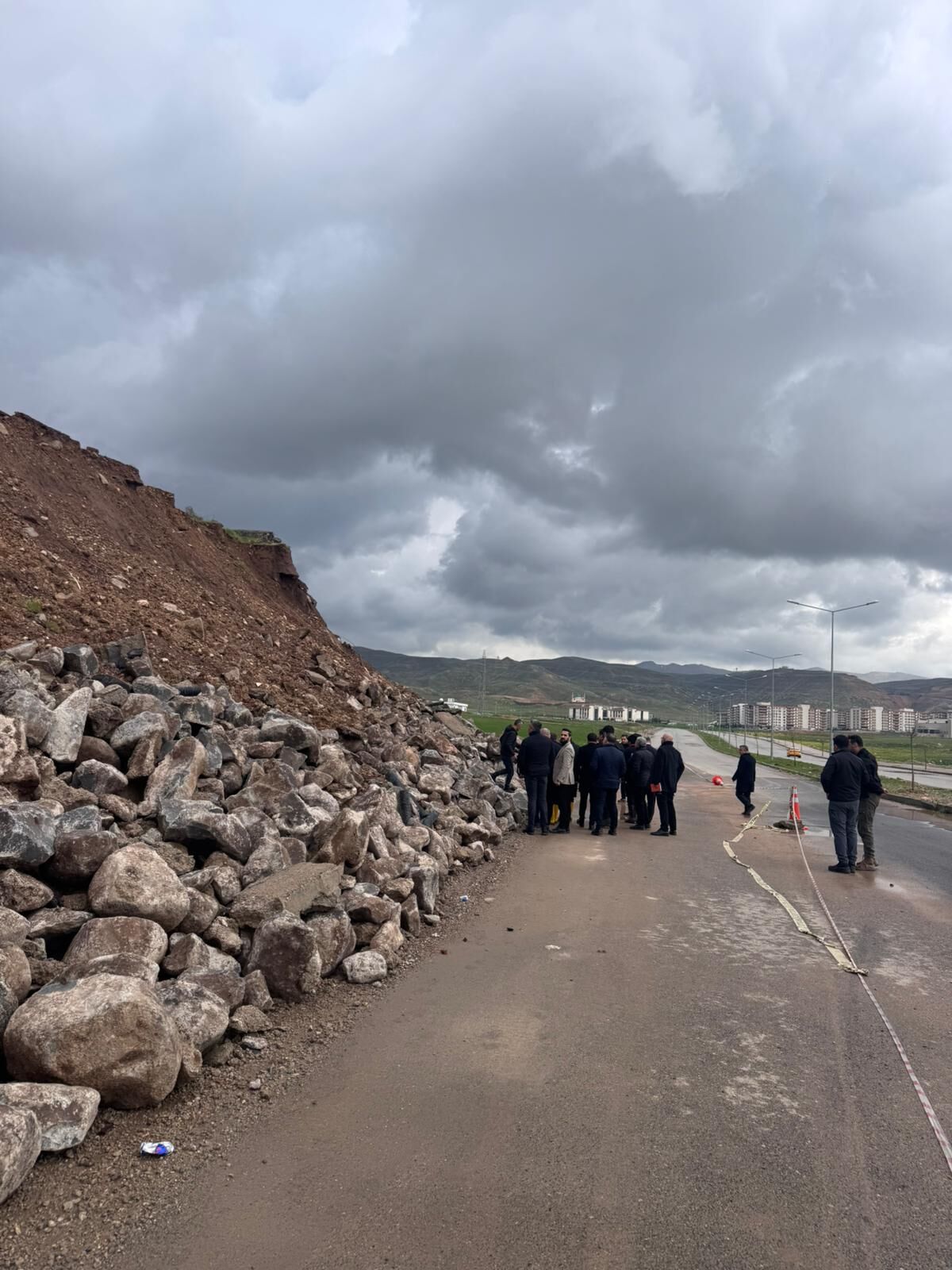 S I R N A K’ T A S E L V E T A S K I N L A R I N Y O L A C T I G I 1236699 367795