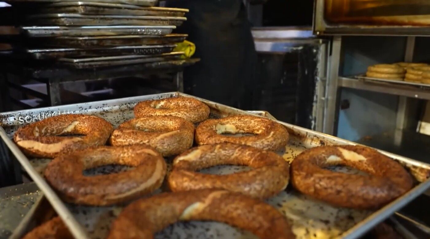 Tahinli Pide ve Simit İçin Sahurda Saatlerce Sıra Beklediler