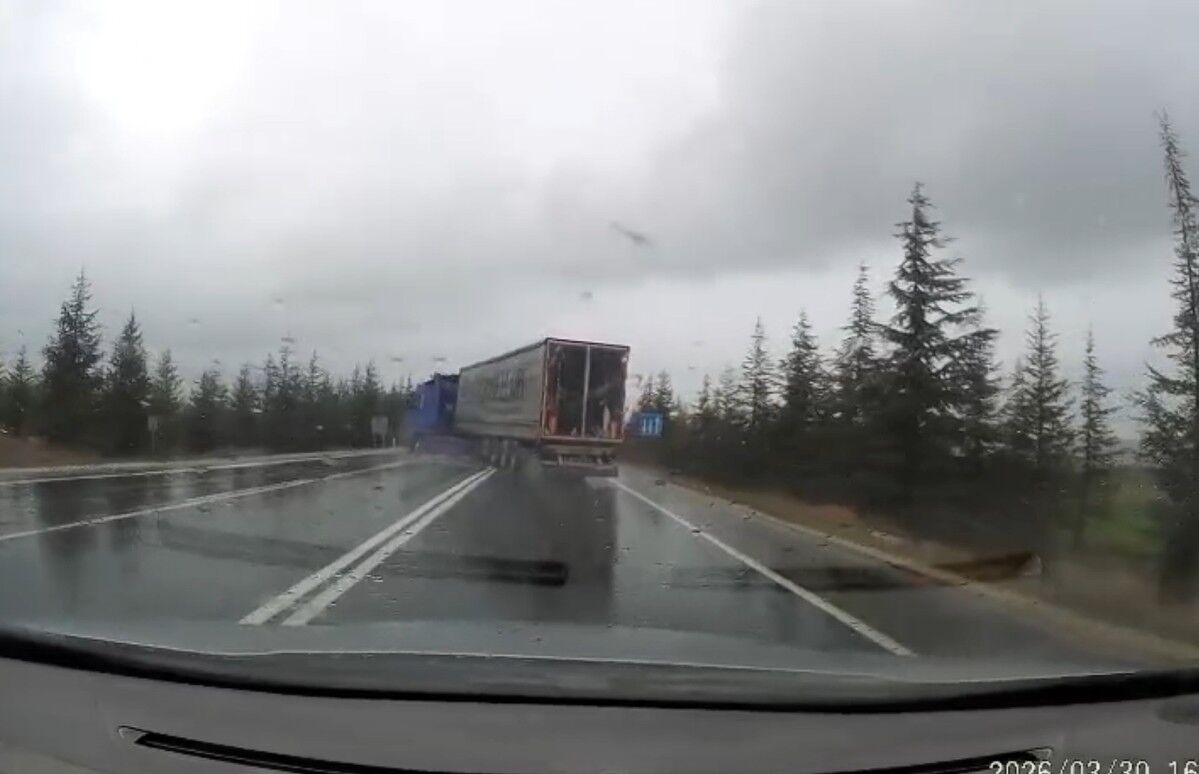 T I R’ I N O T O M O B I L E C A R P I P S U R U K L E D I G I K A Z A 1236830 367828