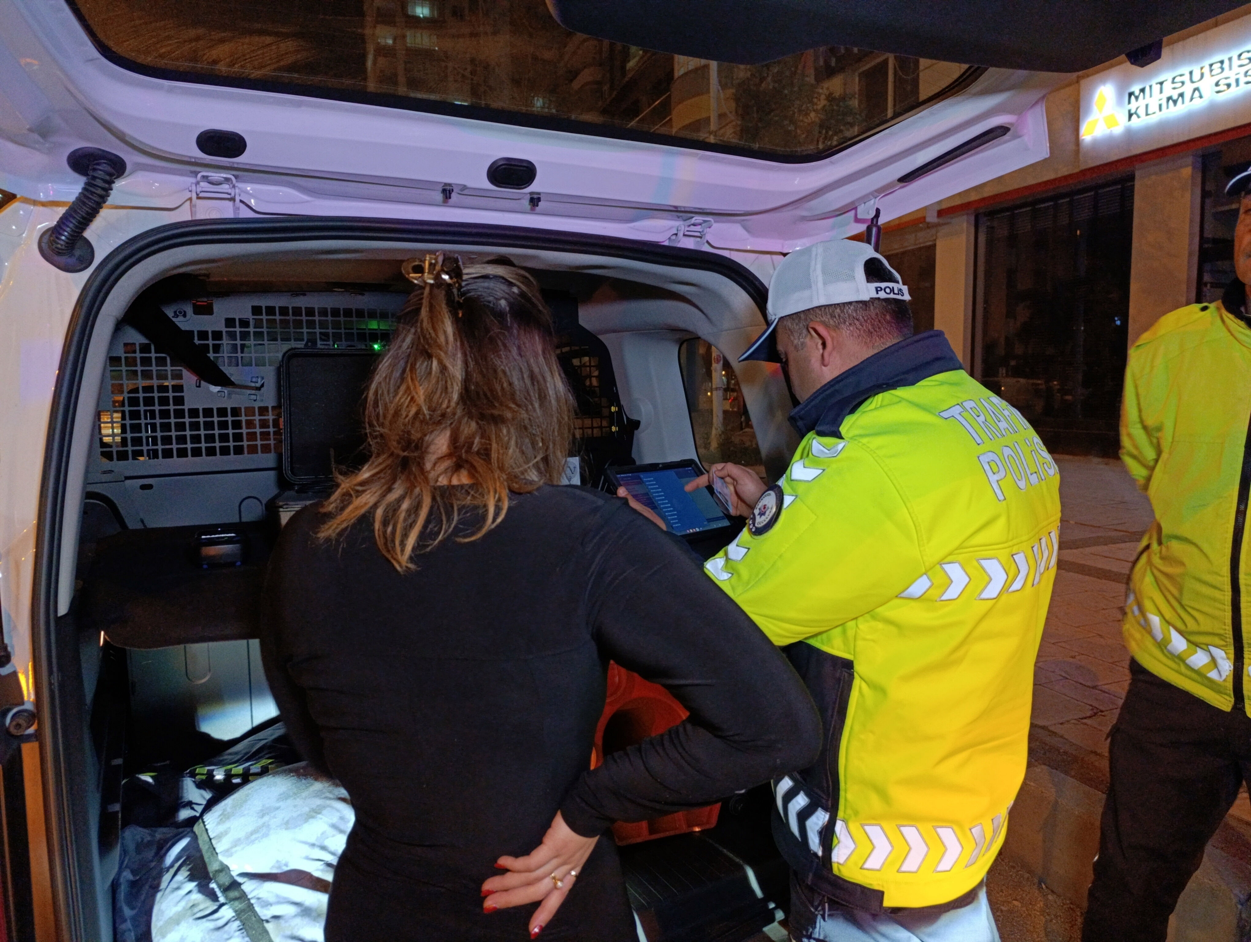 T R A F I K D E N E T I M I N D E E H L I Y E T I I P T A L E D I L D I 1234008 366996