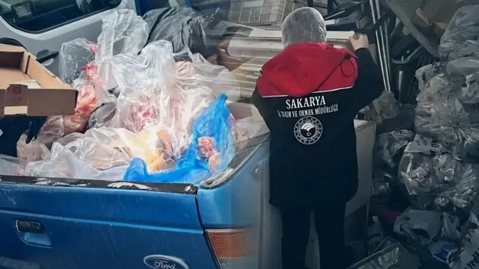 Sakarya’da 200 Kilo Tarihi Geçmiş Tavuk Eti Ele Geçirildi