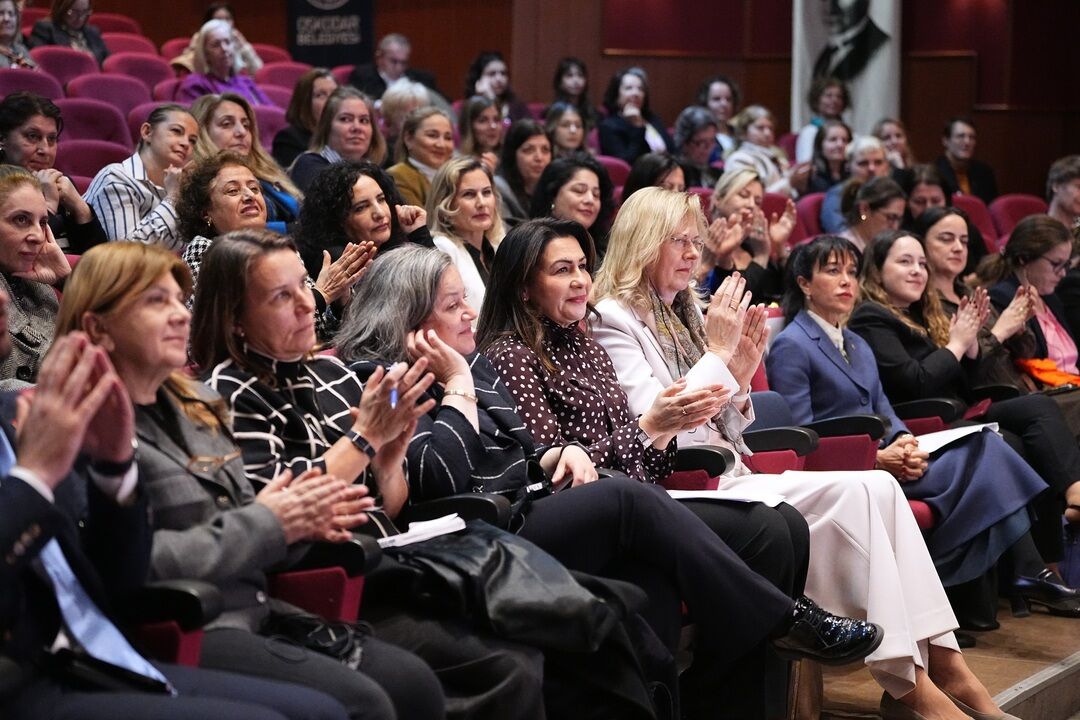 U S K U D A R D A D U N Y A K A D I N L A R G U N U N E O Z E L 1209508 359691