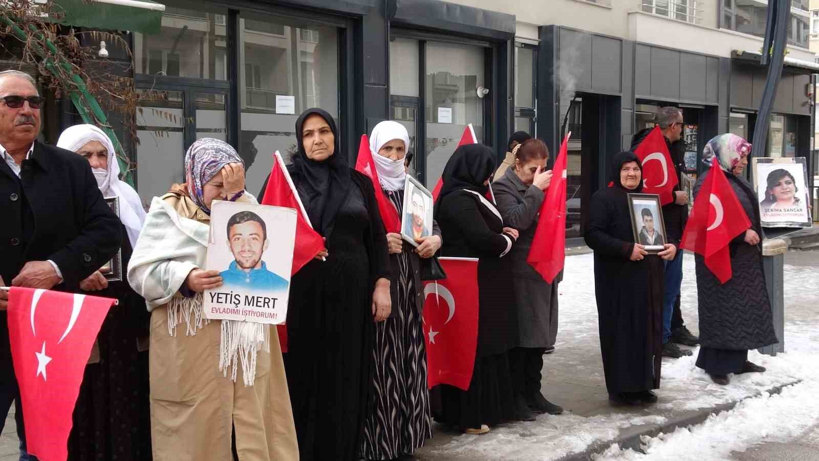 Çocuklarımızı Gömmeyelim, Silahları Toprağa Verelim