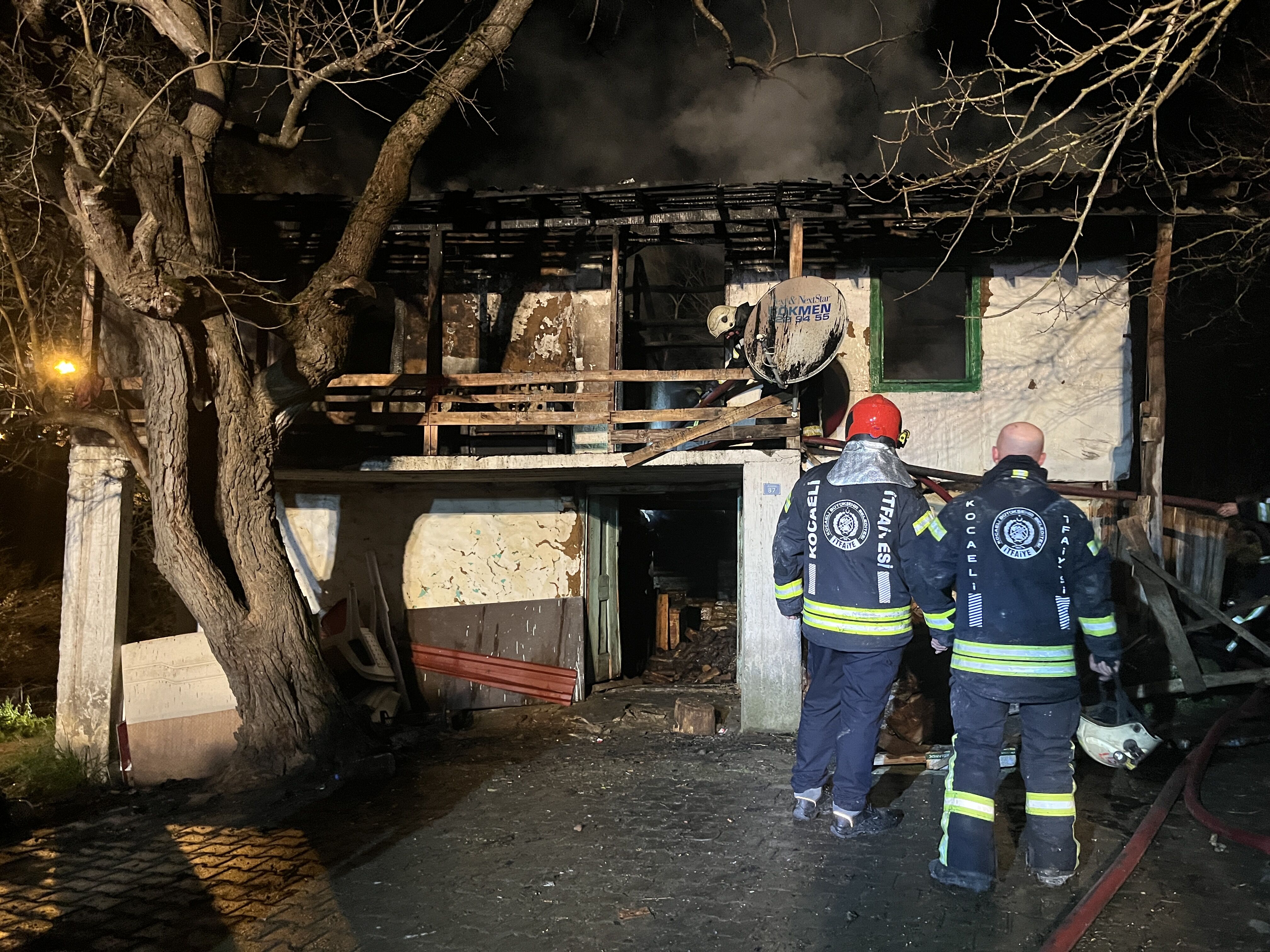 Evde Çıkan Yangında Yalnız Yaşayan Kişi Hayatını Kaybetti