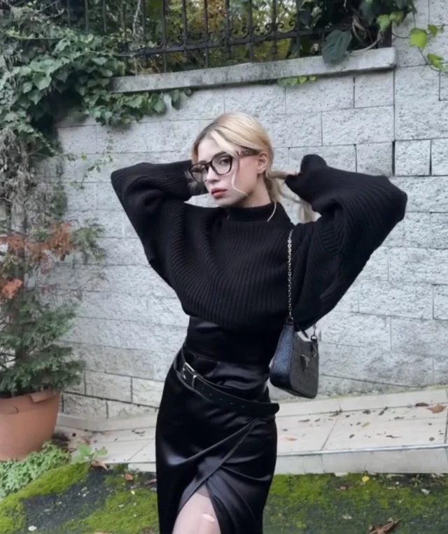 Zeynep Atilgan In Derin Yirtmacindaki Ayrinti 19680971 8232 M