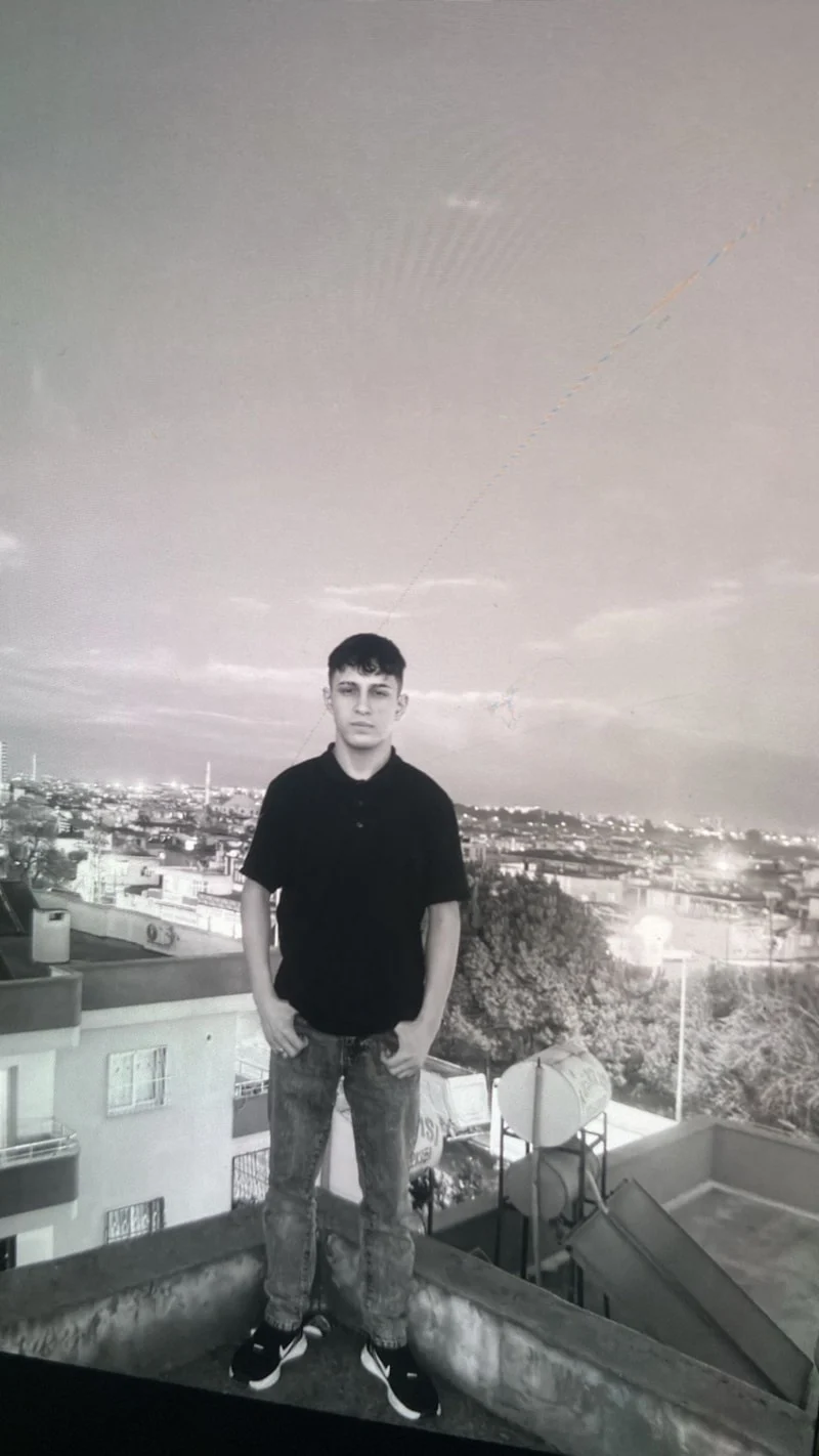 0000Berdan Çayı’na Atlayan Genç