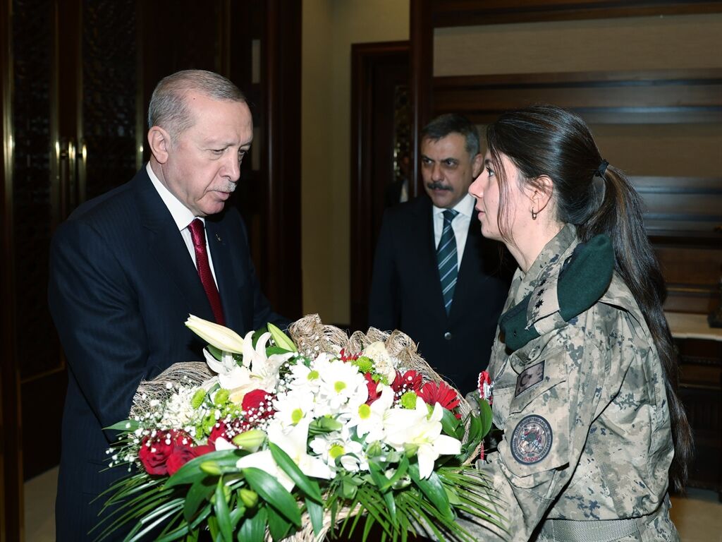 cumhurbaskani-erdogan-emniyet-mensuplari