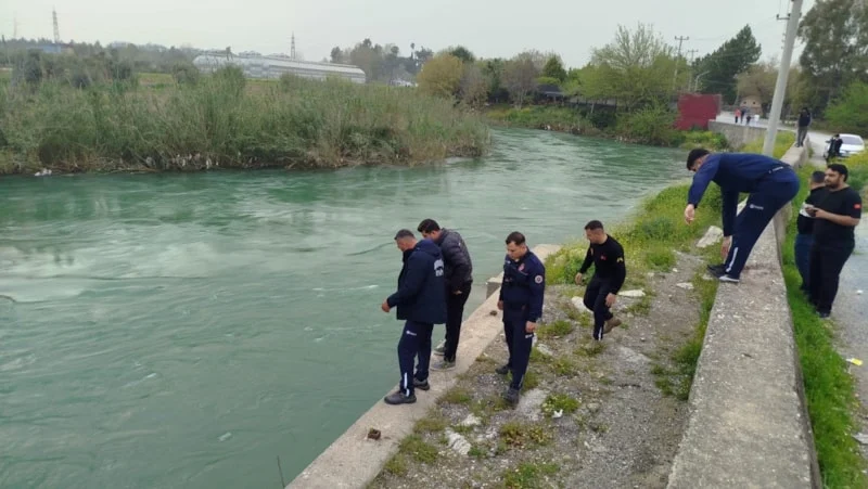 2222Berdan Çayı’na Atlayan Genç