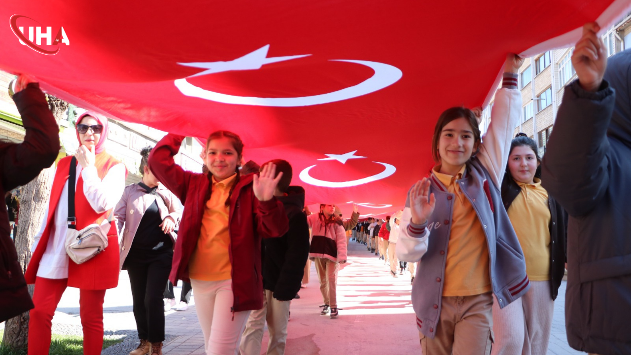 izzet-baysel-ilokulu-bayrak