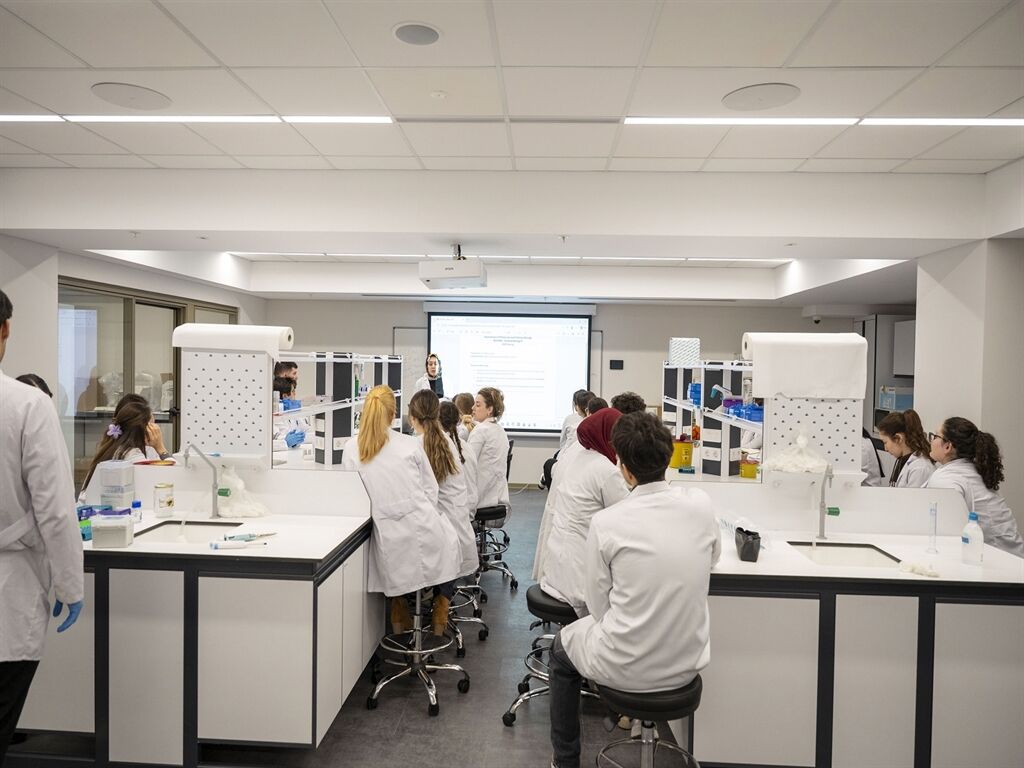 Bahçeşehi̇r Üniversitesi2