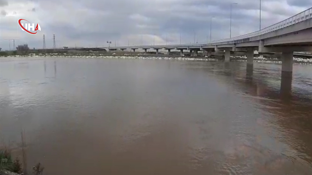 bursa-dereye-arac-gomuldu