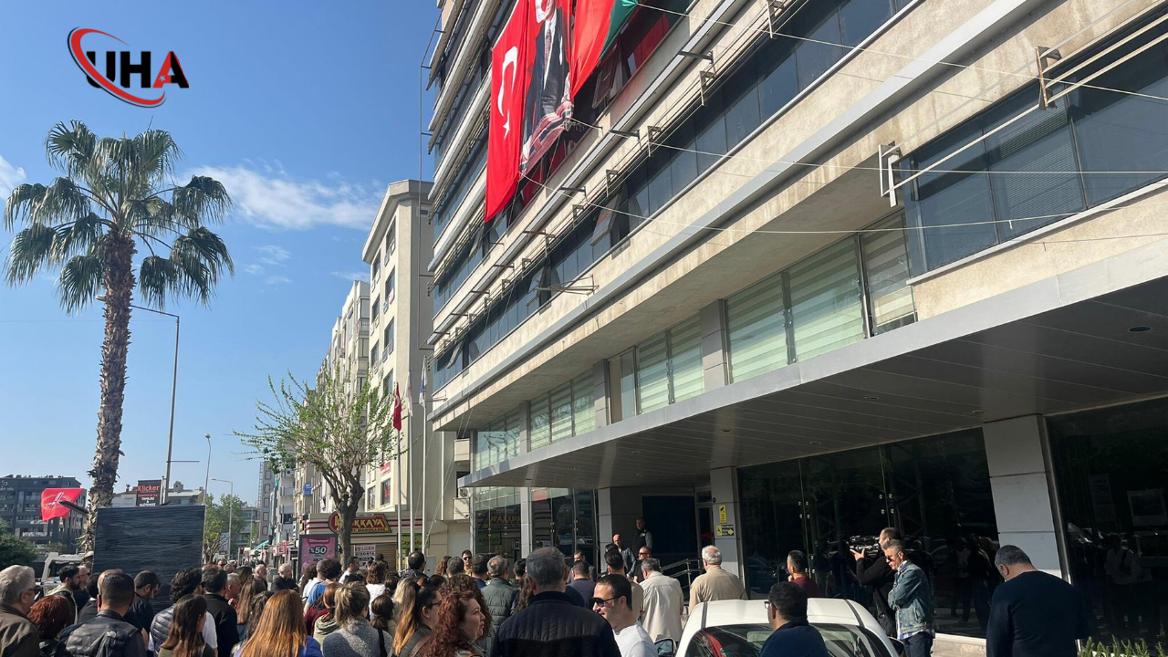 is-birakma-eylemi-karsiyaka-belediyesi