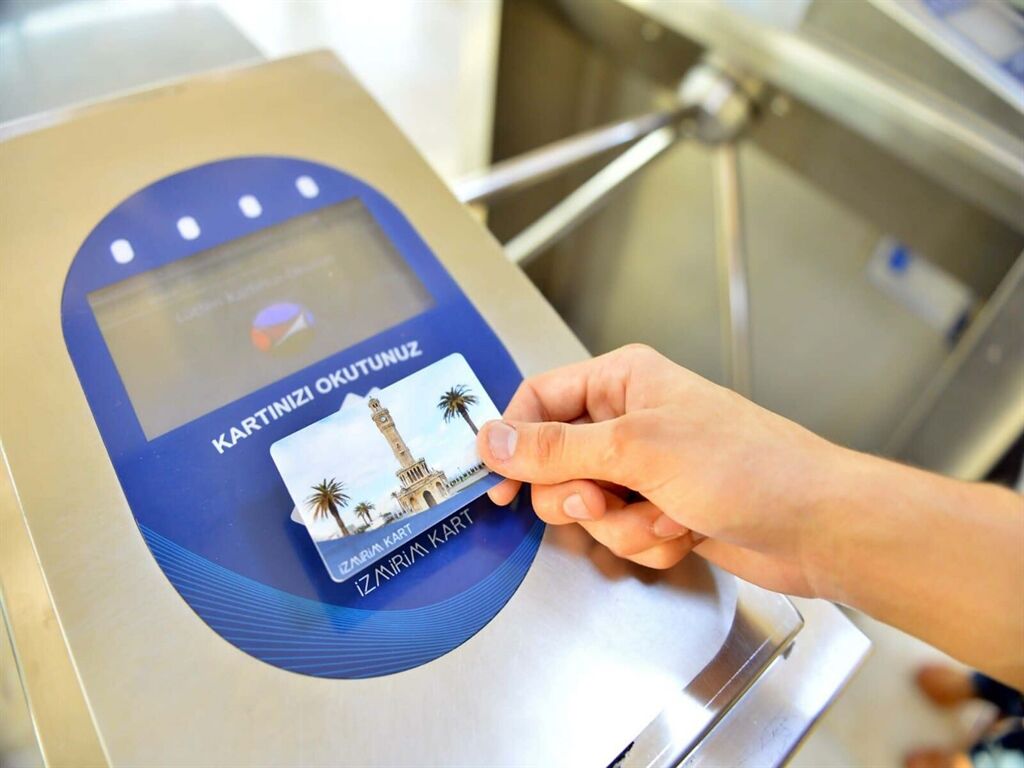 İzmir'de Toplu Ulaşım Ve Ekmek Zamlandı3