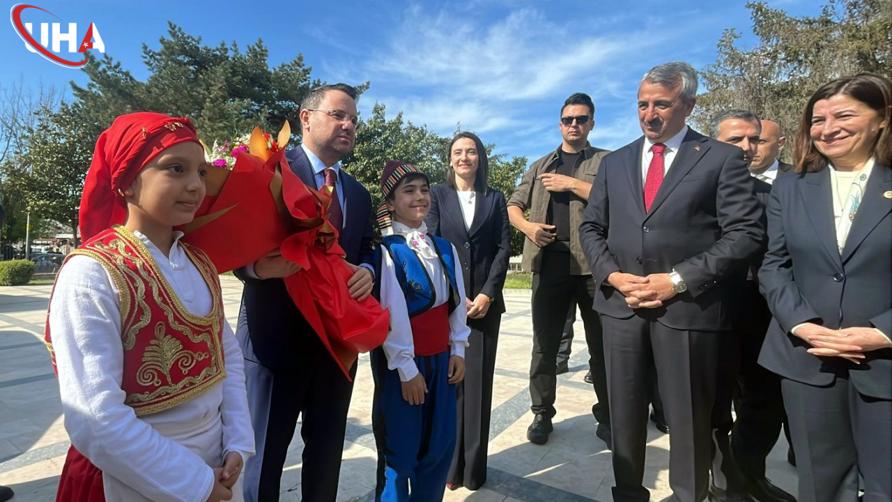 adalet-bakani-gurlekten-