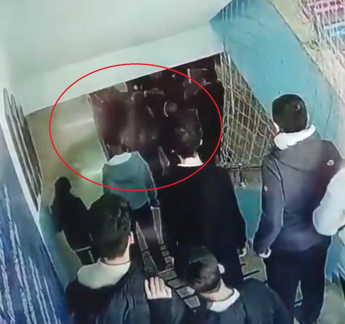 Öğretmene Okulda Darp (2)