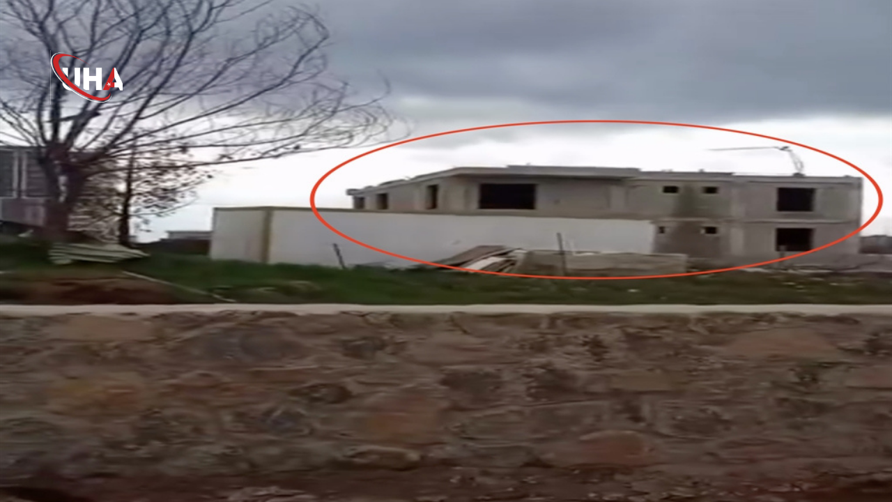 kuvvetli-ruzgardan-cati-uctu