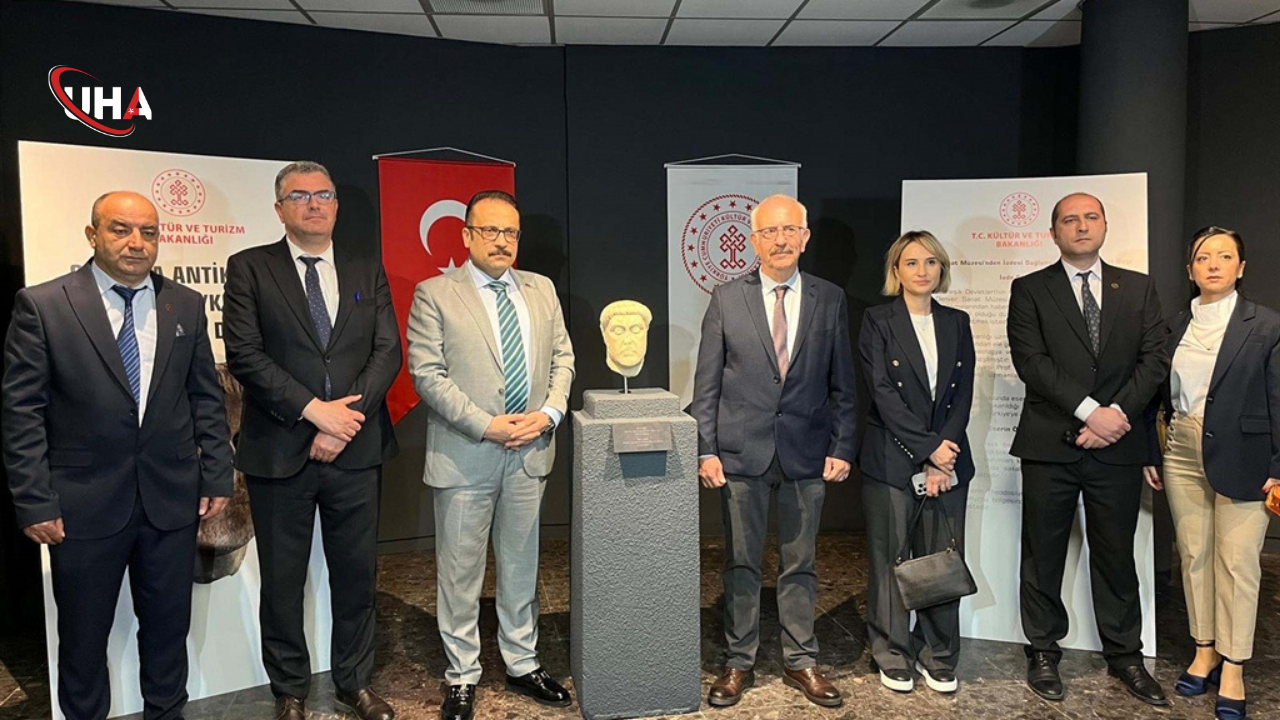 smyrma-antik-kent-kokenli-heykel