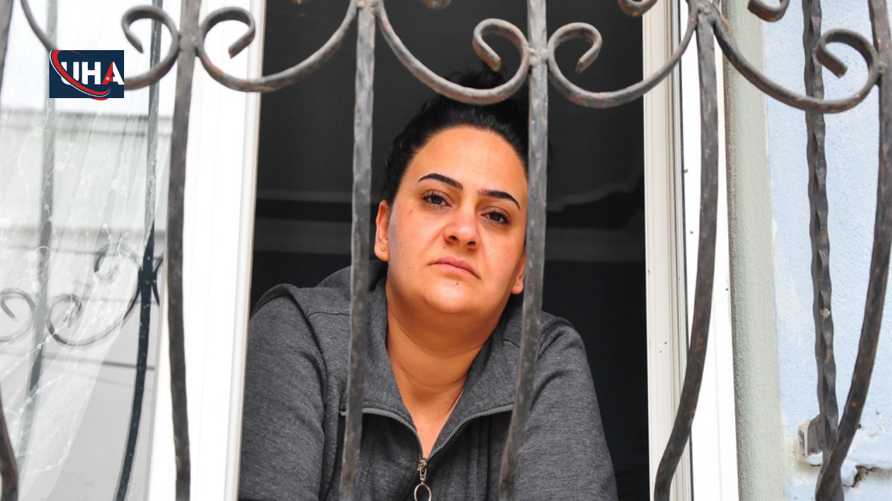 esinden-siddet-goren-esra