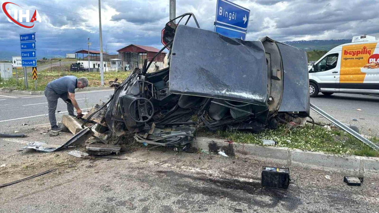 Bingölde 2 Araca Çarptı 1