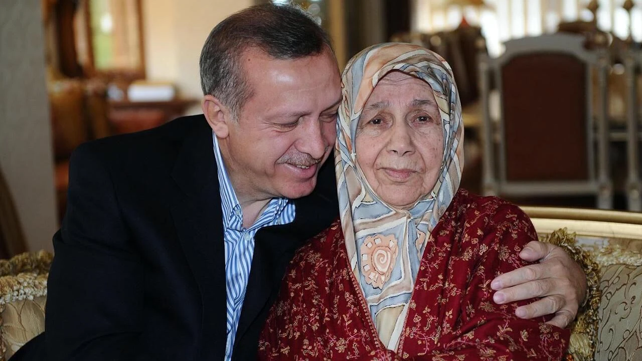Cumhurbaskani Erdogan Anneler Gunu Mesaji