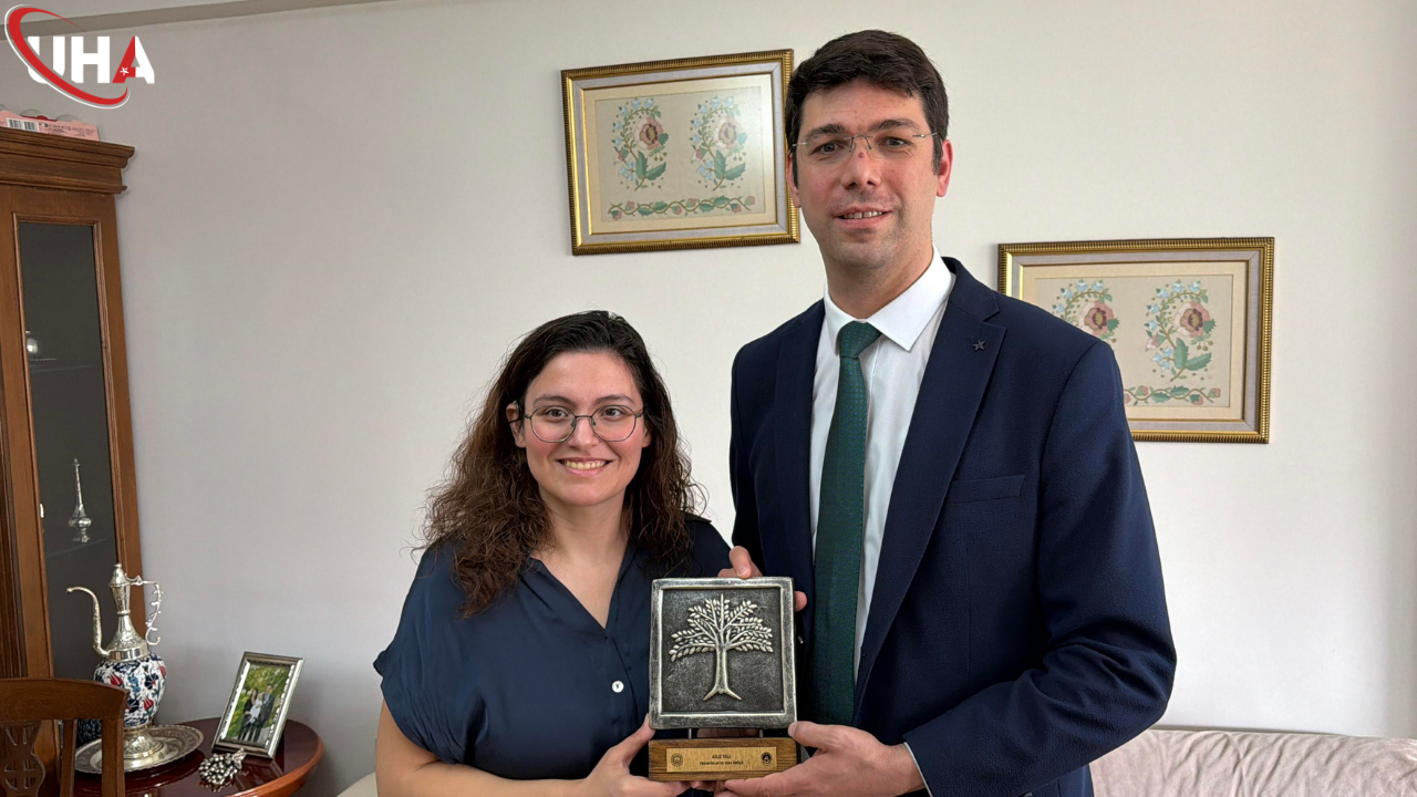 Işitme Engelli Ilk Doktora Ögrencisi 1