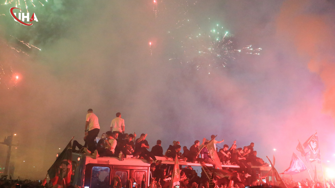 diyarbakirda-amedspor-kutlamasi
