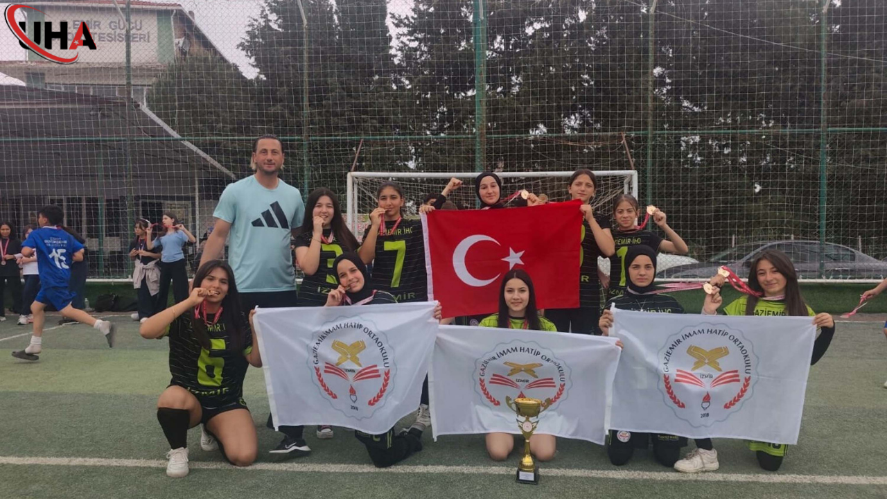 imamhatip-kiz-futbol-takimi-