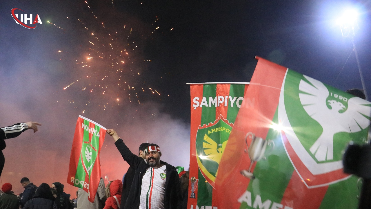 diyarbakirda-amedspor-kutlamasi-