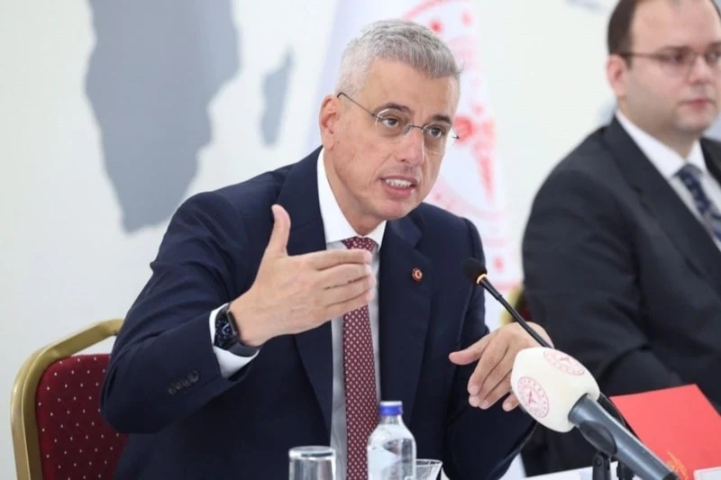 Bakan Memi̇şoğlu-12