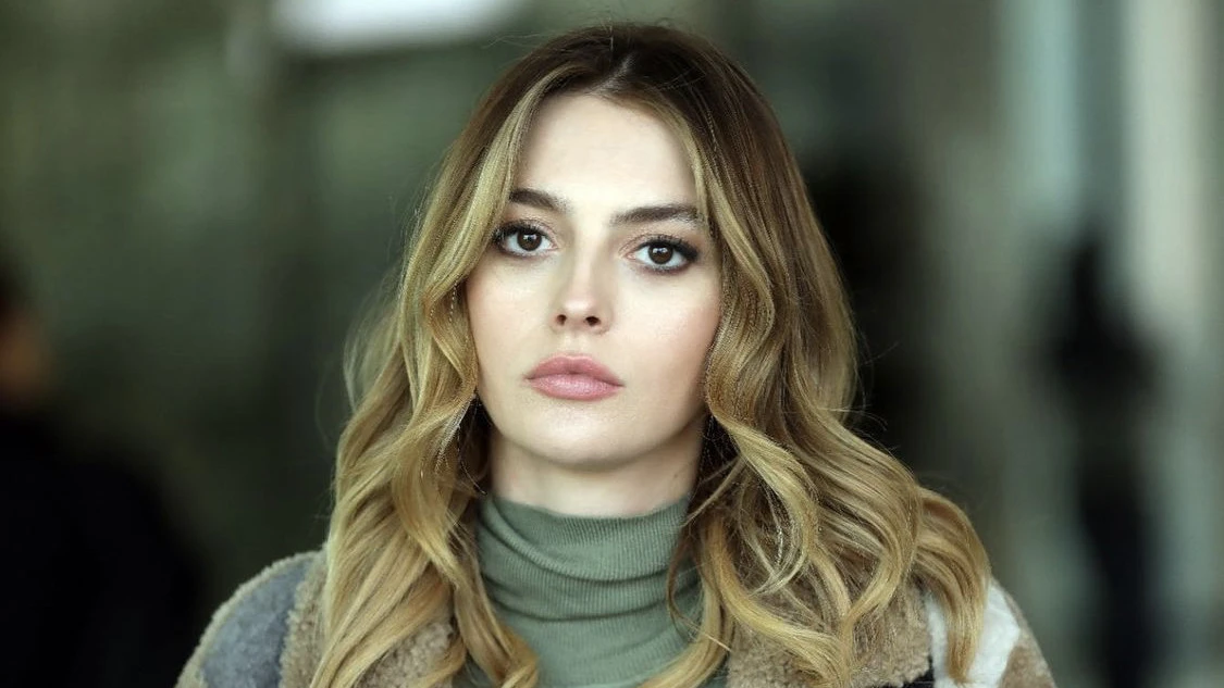 3. Melis Sezen