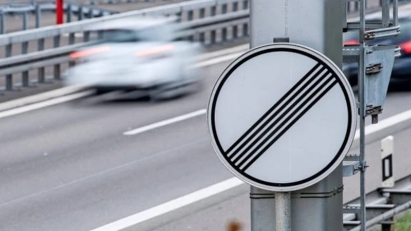 Trafikte 5 Çizgili Tabela: Bakın Ne Anlama Geliyor