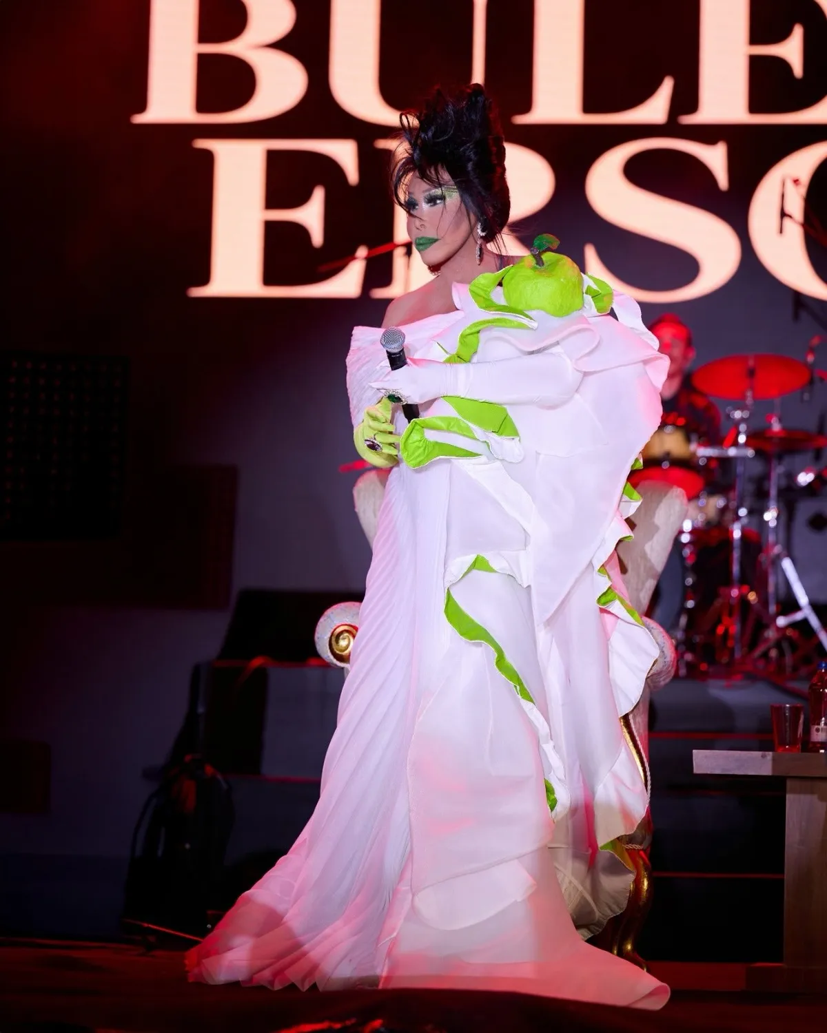 Bülent Ersoy1